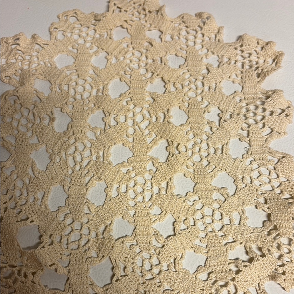 Vintage Crochet Doilies Set in Cream Set of 8 - Picture 6 of 16